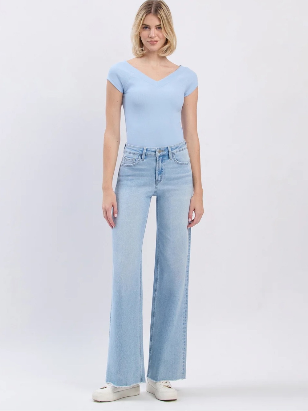 High-Rise Light Blue Wide-Leg Jeans for Women - Picture 2 of 7